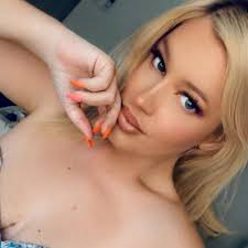 Is anyone selling a used swing set in Longreach?