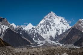 Le k2 est la deuxième montagne la plus haute, elle est à peine plus basse que l'everest, avec 8.611 mètres de haut. Les 30 Plus Hauts Sommets Du Monde Easyvoyage