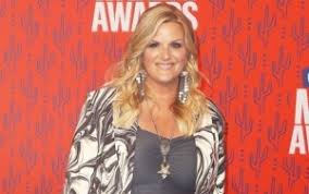 Trisha yearwood's iced sugar cookies recipe. Trisha Yearwood Invites Pals To Big Baking Party For Christmas