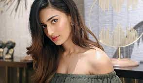 She started acting in serials in 2016 and gained the height of success. Erica Fernandes Slams Rumours Of Testing Covid 19 Positive Says She Is Yet To Receive Her Report Hindustan Times