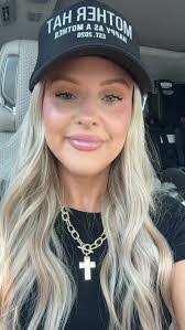 Keri Buckley's Instagram, Twitter & Facebook