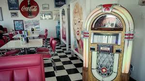 11 retro diner decor ideas for your