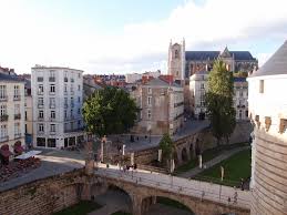 French interior minister gérald darmanin has gone to the department of vendée, where the murder occurred. Nantes Sehenswurdigkeiten Tipps Beste Reisezeit Und Mehr