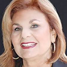 Elise Yates's Instagram, Twitter & Facebook