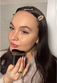 st moriz new colour correcting tan 🍯🫶🏼🧖🏻‍♀️ #tanwithme #stmoriz  #colourcorrectingtan #facetan #girlytok @St Moriz