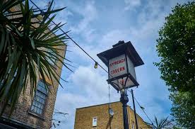The white hart public house (now the star of bethnal green) on bethnal. The Approach Tavern The Approach Tavern