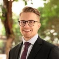 100+ perfiles de «The Garret»