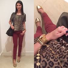Calça Vinho Combina Com O Que Look Com Blusa Animal Print Onca Calca Vinho Marsala Espadrile Dourada E Bolsa Saco Roupas Looks Calca Vinho