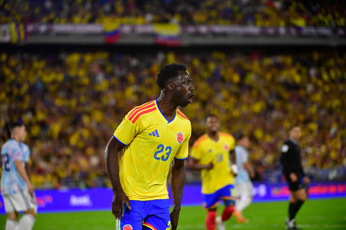 De restaurantes a marcas de ropa: los negocios millonarios de los jugadores  de Colombia | Revista Vea