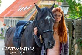 Fortsetzung des pferdeabenteuers mit hanna binke verfilmt von regisseurin katja von garnier. Ostwind Film On Twitter Mika Und Ostwind Sind Einfach Unzertrennlich Ostwind2 Im Kino Http T Co Zgpoaem7ex