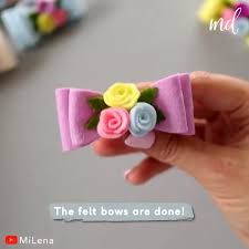 Diy Felt Bows Video Em 2020 Lacos Para Cabelo De Boutique Lacos De Cabelo Fitas Para O Cabelo Da Bebe
