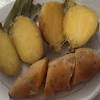 Singkong • tepung terigu • tepung kanzi • baking powder • susu bubuk merk dancow • garam • gula • lada bubuk desa ku. 1