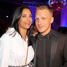 Might be the reason you are low on the team principals wish list. Oliver Pocher Das Baby Ist Da Und Es Ist Ein Gala De