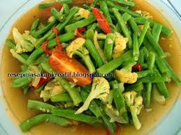 Harganya memang relatif lebih mahal dibandingkan warung tenda nasi uduk kebanyakan. 630 Sayur Berkuah Dan Tumis Ideas In 2021 Indonesian Food Food Recipes