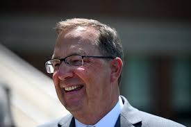 Siena College welcomes new president Charles Seifert with a prank