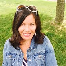 Deanna Wade's Instagram, Twitter & Facebook