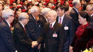 .với ông nguyễn phú trọng, miễn nhiệm chức vụ thủ tướng chính phủ đối với ông nguyễn xuân phúc và giới thiệu ông nguyễn xuân phúc để bầu giữ theo lịch làm việc của quốc hội, sau lễ tuyên thệ, chủ tịch nước sẽ trình danh sách đề cử nhân sự để quốc hội bầu làm thủ tướng chính phủ. Ong Nguyá»…n Phu Trá»ng Va Nguyá»…n Xuan Phuc Ä'Æ°á»£c Báº§u Láº¡i Tiáº¿p Tá»¥c Lanh Ä'áº¡o Viá»‡t Nam Bbc News Tiáº¿ng Viá»‡t