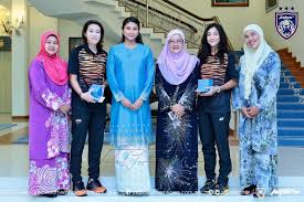 Che puan khaleeda bustamam favourite moments. Ym Che Puan Khaleeda Binti Bustamam Brotherhood Johor Facebook