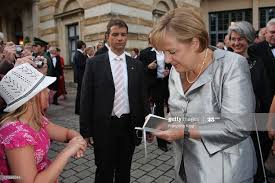 Pin Auf Angela Merkel