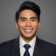 The man you need— it's all in him! Lorenz Martinez joins the cast of 𝗧𝗵𝗲  𝗕𝗼𝗱𝘆𝗴𝘂𝗮𝗿𝗱 𝗧𝗵𝗲 𝗠𝘂𝘀𝗶𝗰𝗮𝗹 ✨ As a veteran theater actor, his  impeccable acting chops, comic timing and his