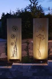 Sichtschutz Und Motivwand Aus Cortenstahl Beleuchtet Sichtschutzwand Garten Sichtschutz Garten Ideen Gunstig Sichtschutz Garten
