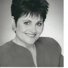 Donna Linn's Instagram, Twitter & Facebook