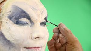 How to look like a 'Buffy' vampire