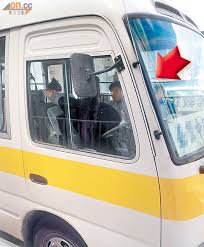旅游巴有时是由校巴兼营，或兼营保母车、直通车、校巴、穿梭巴士和屋苑 村巴等。 旅巴可以借用作公共汽车 巴士，例如在公车 乘客多的繁忙时间。 跨境旅巴有些更设有睡觉的床。 æŽ¢å°„ç‡ˆ 16åº§æ ¡å·´ åƒ­å¥ å±è¼‰26é‡ æ±æ–¹æ—¥å ±
