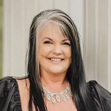 Darlene Elmer's Instagram, Twitter & Facebook