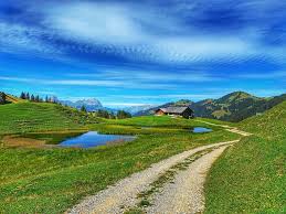 Det bliver nogle fordybende sommerdage med styrkende yin yang yoga, groundende yin yoga, meditationer, sunde måltider samt vandretur på solskinsøen. Yoga Retreat Im Ermitage Ermitage Wellness Spa Hotel Gstaad Schonried