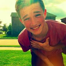 Tyler Rayburn (@marshallniall)