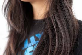 Hair that's been sapped of moisture is dry, brittle, and ready to snap. How To Wash Your Hair Without Shampoo An Overview Of Different No Poo Methods Wasteland Rebel