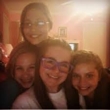 Marisa Leone's Instagram, Twitter & Facebook