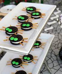 20 Fun Easy Halloween Treats To Make With Your Kids It S Always Autumn Halloween Treats Easy Fun Halloween Treats Halloween Food Treats