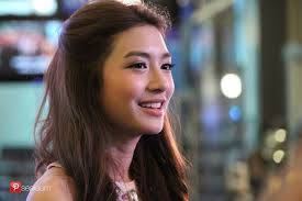 ลูกสาวอย่างน้องมิว นิษฐา จิรยั่งยืน ถูกแฟนหนุ่มนักธุรกิจหนุ่ม เซนต์ ธราภุช คูหาเปรมกิจ คุกเข่าขอแต่งงานและเตรียมแต่งกันมกราคม 2563 นี้แล้ว. à¸¡ à¸§ à¸™ à¸©à¸à¸² à¸ˆ à¸£à¸¢ à¸‡à¸¢ à¸™ Pretty Face Girl Inspiration Asian Celebrities