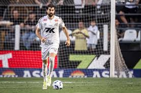 Luan Peres lamenta novo jogo sem vitória do Santos: ”Na Vila, temos que ganhar”