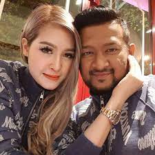 Beliau adalah datuk paduka kaiser gurmeet harden singh atau lebih mesra dipanggil datuk gmix. 4 Tahun Layari Hidup Bersama Datin Paduka Eina Azman Bahagia Bersuamikan Datuk Paduka Kaiser Gurmeet Nona