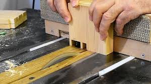 Adjustable Box Finger Joint Jig For One Blade Table Saw By Woodenworldenic This Is A Unique Solution And Com Woodworking Joints How To Make Box Finger Joint