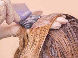Of course, with the wet balayage technique taking over the beauty scene, it should come as no surprise that you can dye your hair when it's wet. 6 Tips From The Experts Can You Bleach Wet Hair Beezzly