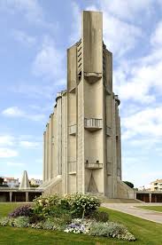 Https Www Linternaute Com Sortir Magazine 1727310 Les Eglises Les Plus Insolites De France 1727340 Eglise Notre Dame De Royan Eglise Notre Dame Royan France