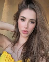 Emma Escalante's Instagram, Twitter & Facebook