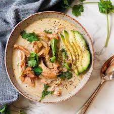 Delicious And Creamy Paleo White Chicken Chili Is An Easy And Comforting Weeknight Dinner That S Low Carb Whole30 Com White Chicken Chili Paleo Soup And Salad
