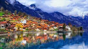 Interlaken is set between the sparkling waters of lake thun and lake brienz, and enjoys a magnificent setting on the banks of the river aare with the . Interlaken Reisefuhrer Planet Of Hotels