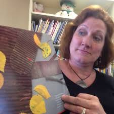 Beverly Hanrahan (@DrReadMore)