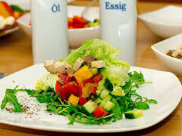 Check spelling or type a new query. Vegetarisches Schichtsalat Rezept So Gelingt Der Bunte Salat Utopia De