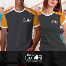 Baju futsal biasanya terbuat dari bahan yang memiliki serat yang lembut dan dapat menyerap keringat. Jasa Desain Baju Jersey Kaos Tim Sepakbola Dan Futsal Sr