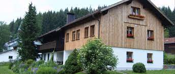 • 32 betten • 2 einzelzimmer • 10 doppelzimmer • 2 mehrbettzimmer • 4 ferienwohnungen im haus • 2 ferienwohnungen im nebenhaus. Pension Haus Mariandl Unsere Pension