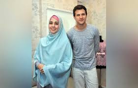 Hubungan keduanya pun sempat memanas. Risty Tagor Kecewa Stuart Berubah Setelah Jadi Suami