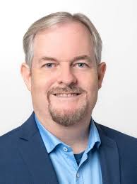 Robert Peacock's Instagram, Twitter & Facebook