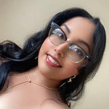 Samia Siddiqui's Instagram, Twitter & Facebook